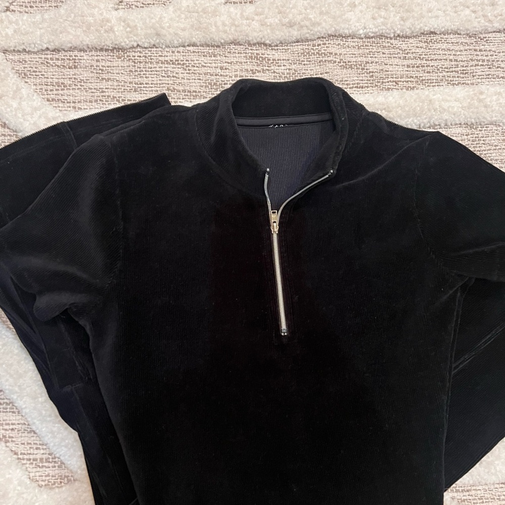 Set! ALO OUTFIT Micro Corduroy Flare Pant XS matching Crop Top XXS Black - Picture 7 of 8